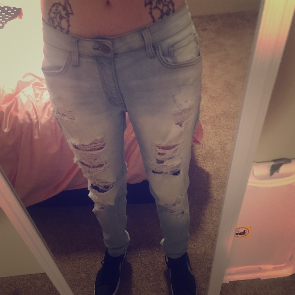 Kancan Distressed light wash jeans size 30